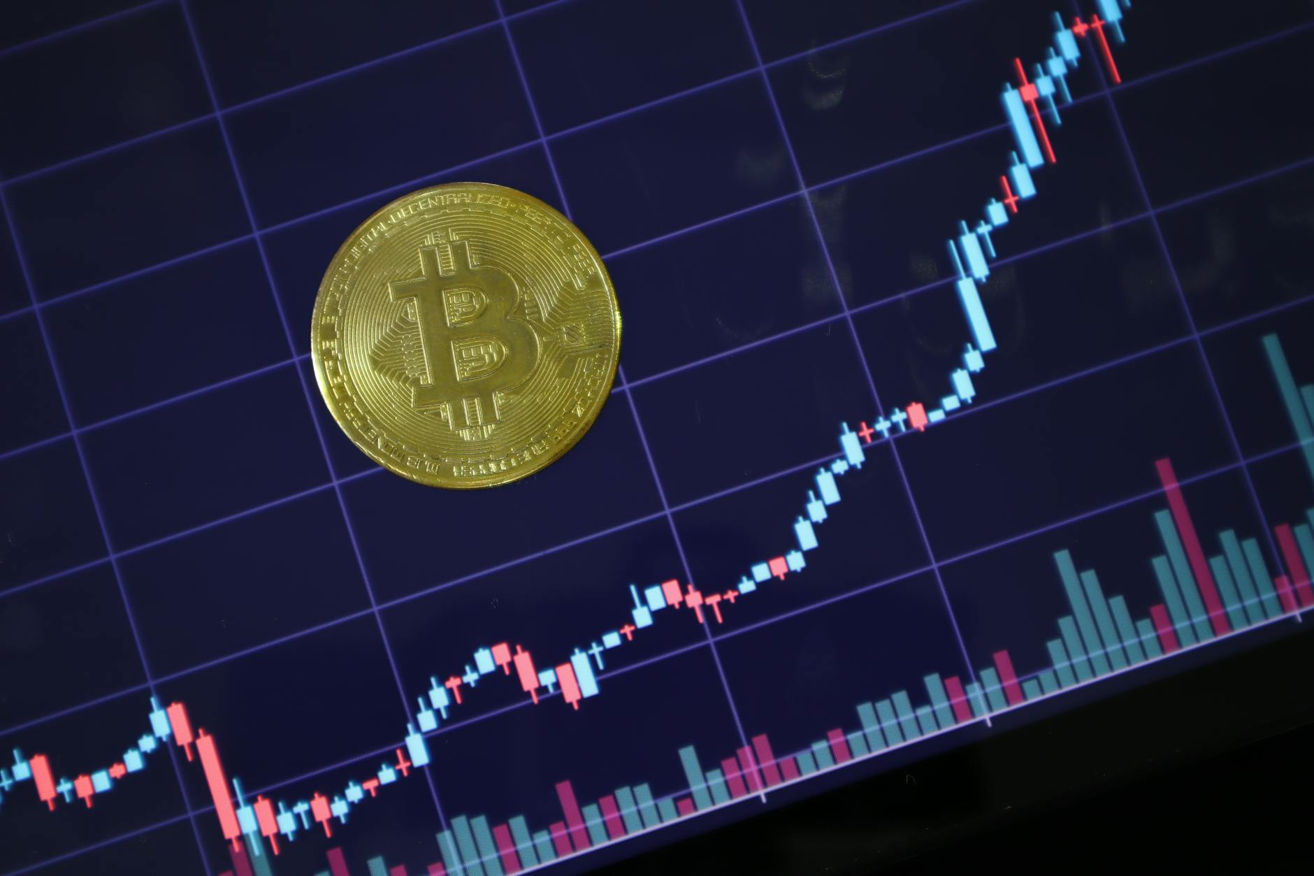 Bitcoin fällt: Hintergründe und Marktanalysen verstehen
