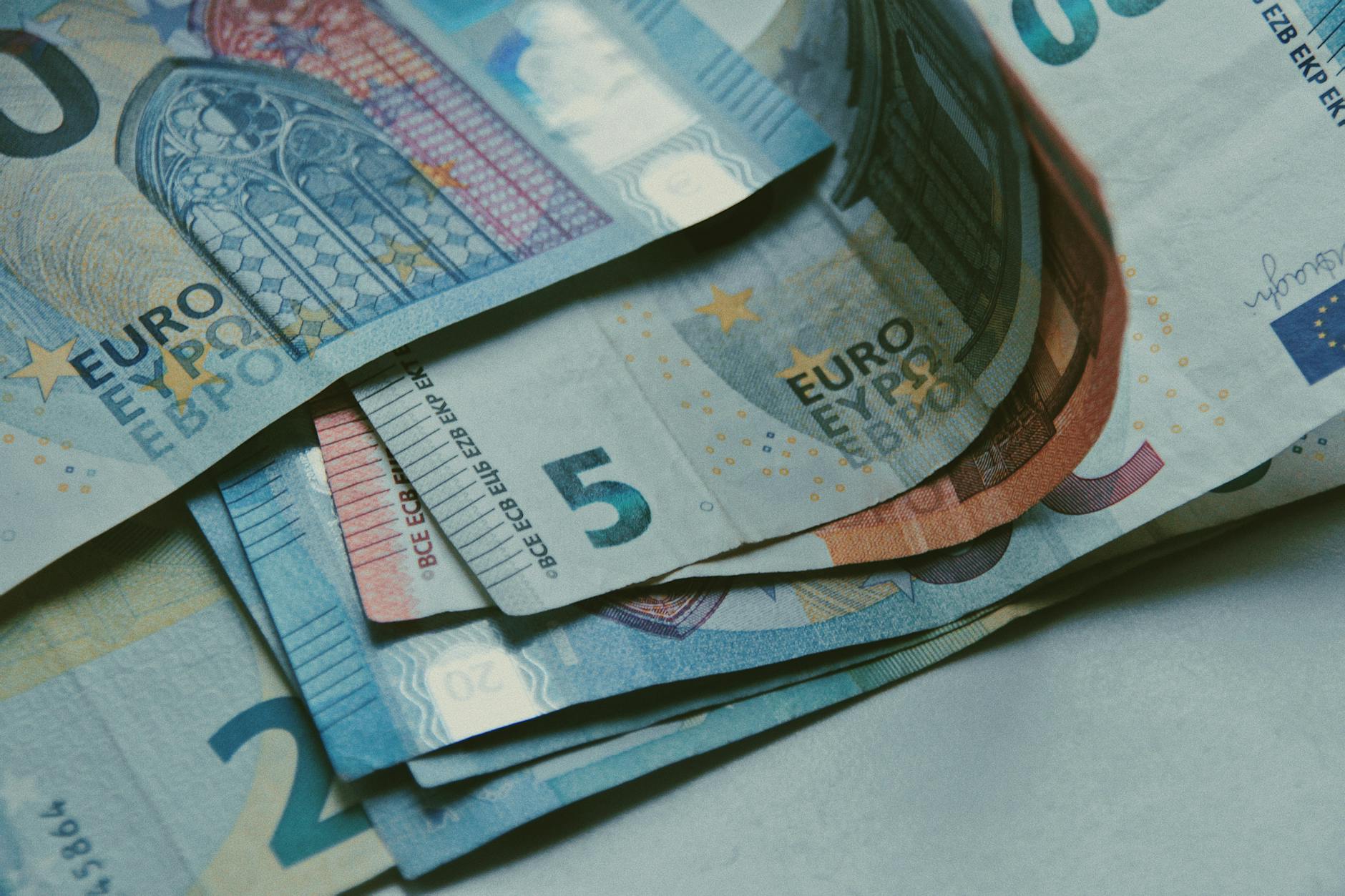 4500 Euro brutto in netto: Berechnung und Tipps